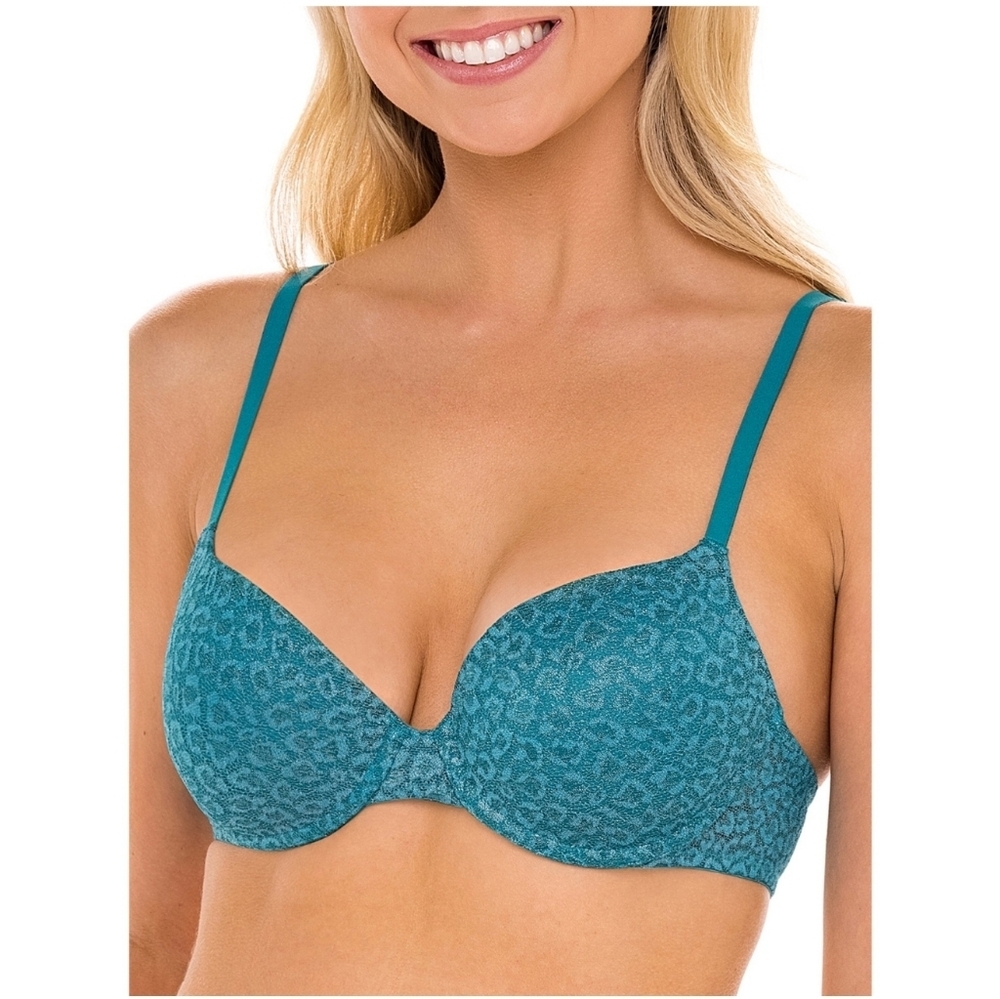 No Boundaries NWT All Over Push Up with a Lace Design Adjustable Straps 1012